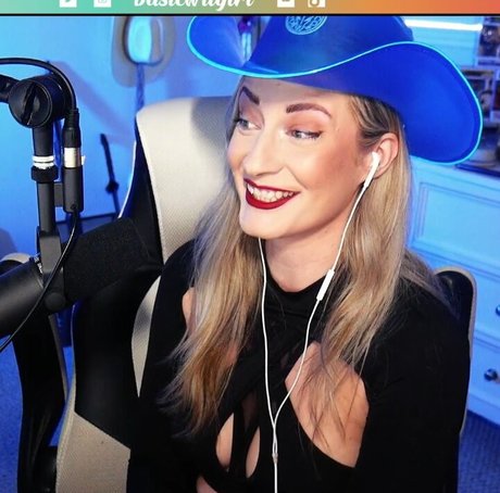 BasicWitGirl NurlyFans-Pornoleaks