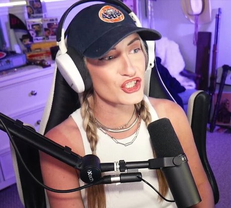 BasicWitGirl Brüste OnlyFans