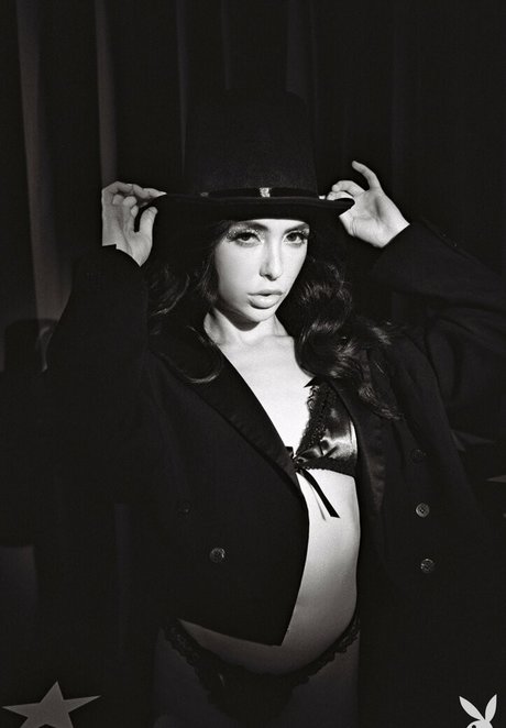 Jane Wilde OnlyFans nackte Brüste