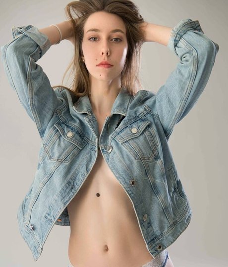 Ella Kosov OnlyFans Pornografie