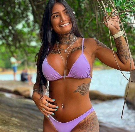 Aryadne Abranches OnlyFans Model Bilder