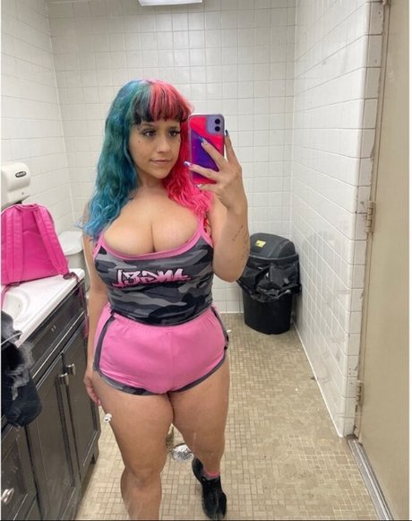 Harlee Queeni OnlyFans Bilder