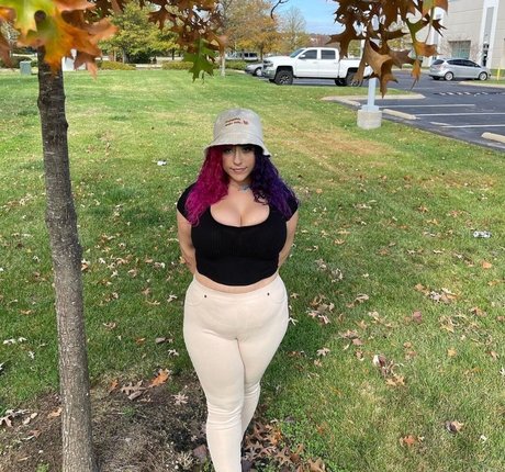 Harlee Queeni OnlyFans Nacktbilder