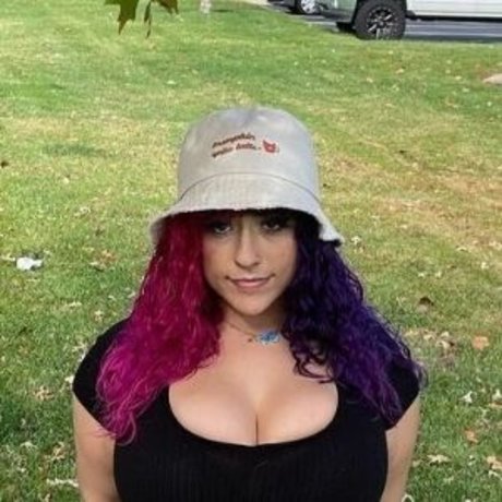 Harlee Queeni Nacktbilder OnlyFans geleakt