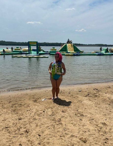 Harlee Queeni Nacktpornos auf OnlyFans