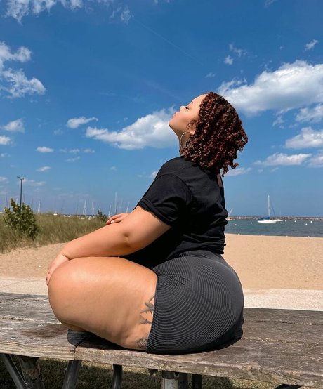 MamiTinkk Kostenlose OnlyFans-Inhalte