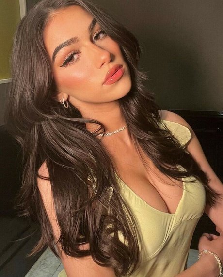 Julia Merekoulias Nacktbilder von OnlyFans geleakt