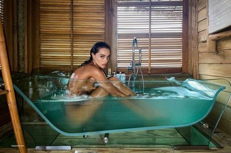 Eden Fines Nacktbilder auf OnlyFans