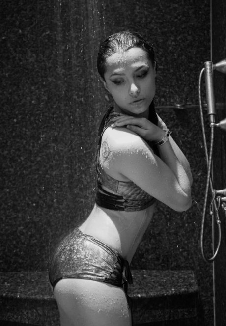 ebenholz falsche titten onlyfans sexy XXX 4K