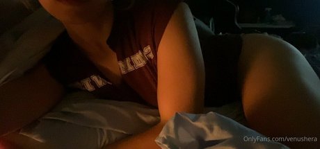 venushera Nacktbilder OnlyFans Leaks