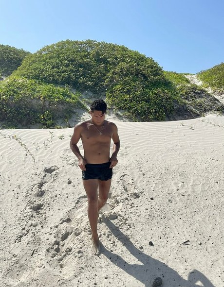 officailarq Nacktbilder von OnlyFans geleakt