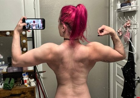 Claire Max Nacktbilder von OnlyFans