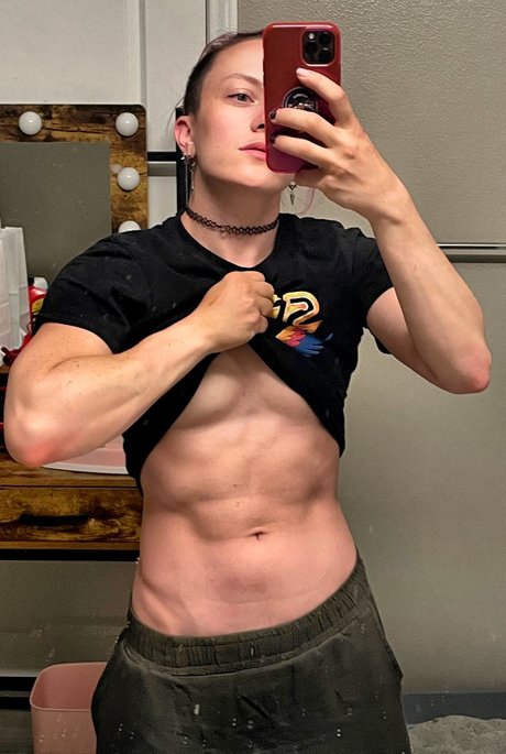 Claire Max Nacktbilder von OnlyFans