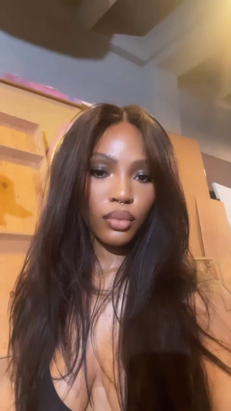 Quenlin Blackwell Titten OnlyFans