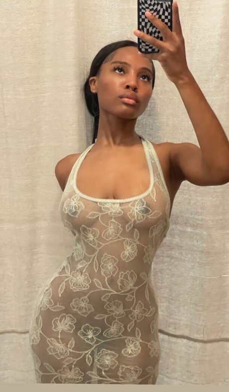 Quenlin Blackwell Model OnlyFans Foto