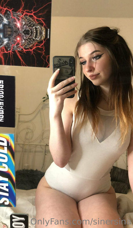 sinersina OnlyFans nackte Brüste