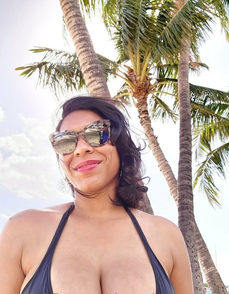 pineapplemeowmeow OnlyFans nackte Brüste