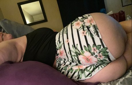 Bad Mom In Real Estate Nacktbilder von OnlyFans