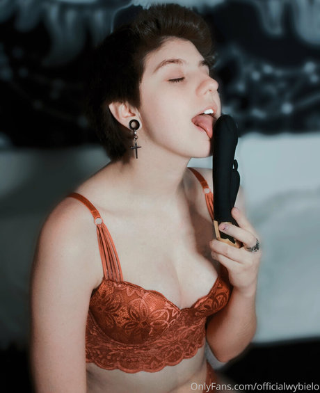 officialwybielo OnlyFans Gratis-Inhalte