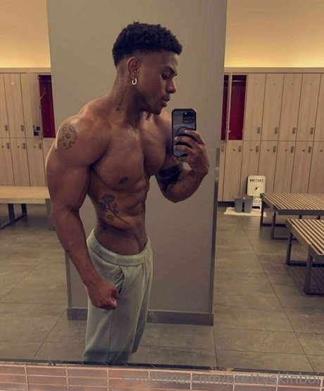 prettyskinboi NurlyFans-Brüste