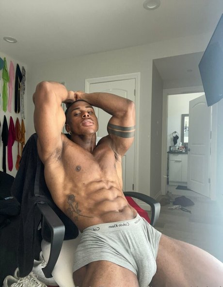 prettyskinboi Titten OnlyFans