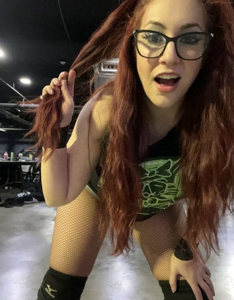 Veda Scott Strip OnlyFans