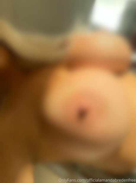 Amanda Breden Nackt auf OnlyFans Leaks