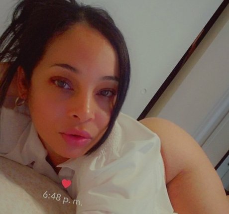 baby yafri OnlyFans Striptease