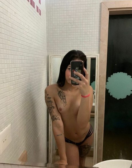 Pietra Ardivino OnlyFans Model Fotos