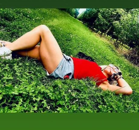 Session Moth Martina Nacktbilder von OnlyFans