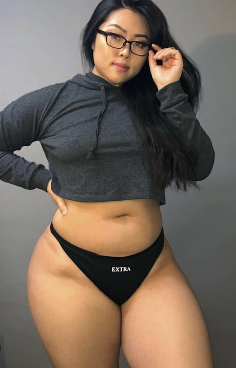 Jin Baek Auf OnlyFans