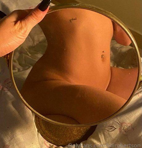 lalirobertson OnlyFans Leaj