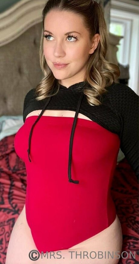 mrs throbinson Nacktpornos von OnlyFans geleakt