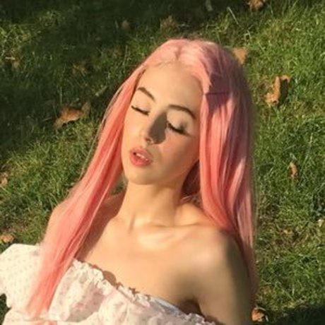 Mina Bell Füße OnlyFans