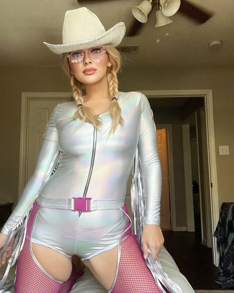 Serena Stone NurlyFans-Brüste