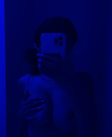 kurvige kätzchen-onlyfans sexy nackt Porträt