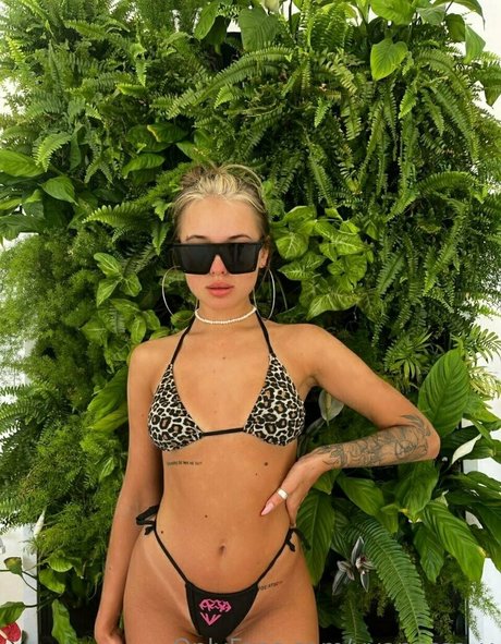 vvanessa v OnlyFans Leaks Nacktbilder