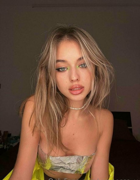 vvanessa v OnlyFans Gratis Porn