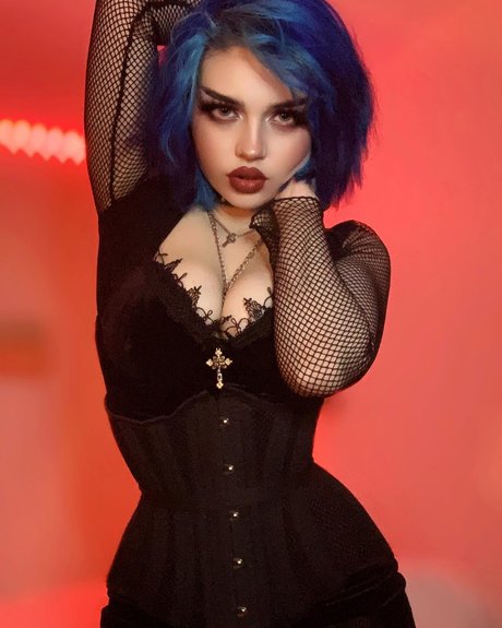 Queen Nephilim Nackt