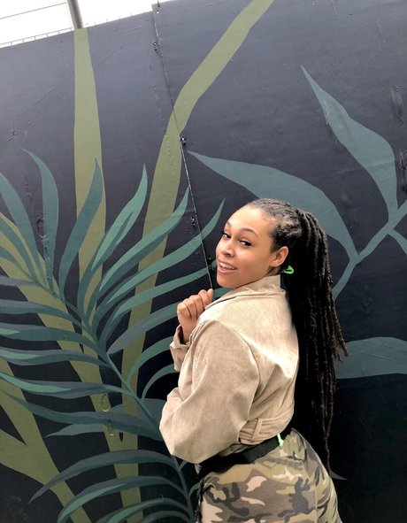 Naomimt OnlyFans geleakte Pornografie