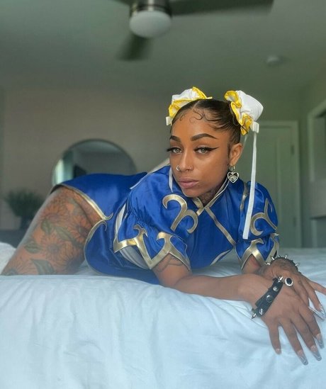 helloomcfly OnlyFans