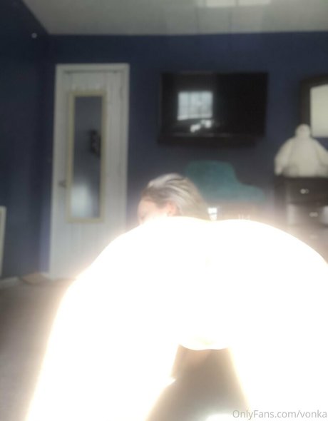 Vonka OnlyFans explizite Inhalte