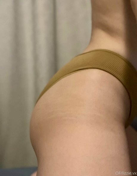 Lizzievx Nackt auf OnlyFans