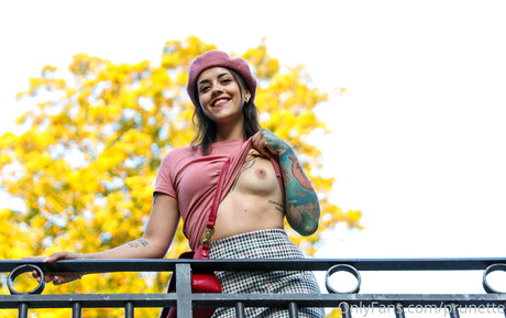 Prunette OnlyFans Arsch Leak