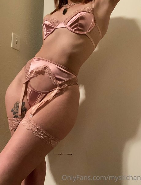 Mystichan OnlyFans Model Fotos