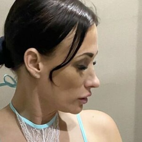 Kinky Mommy NurlyFans-Pornos