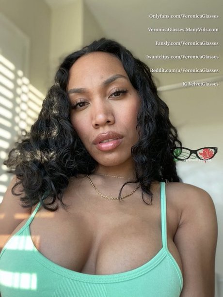 Veronica glasses OnlyFans Gratis Porn