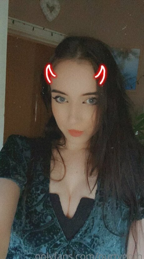 Purtygoth OnlyFans-Model