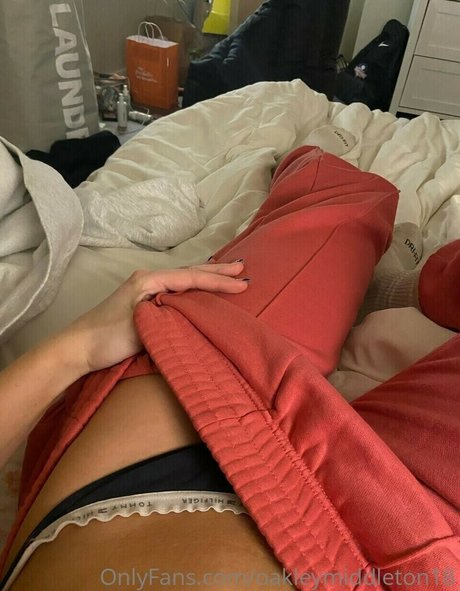 Oakleymiddleton18 OnlyFans Nacktfotos