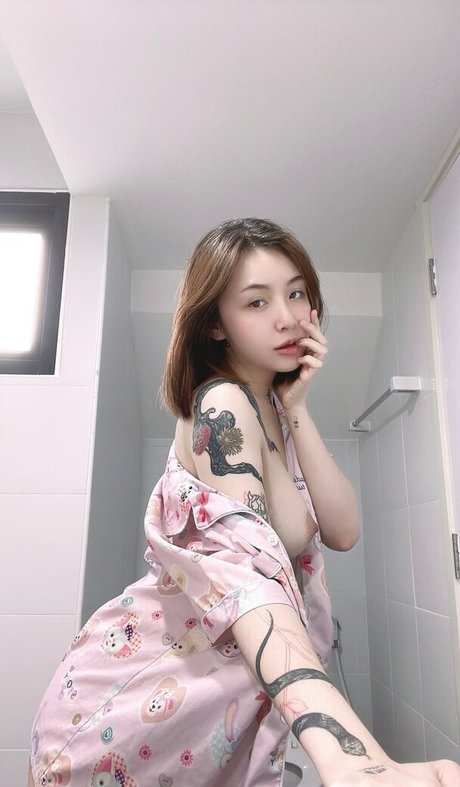 b saya Nackt auf OnlyFans Leaks